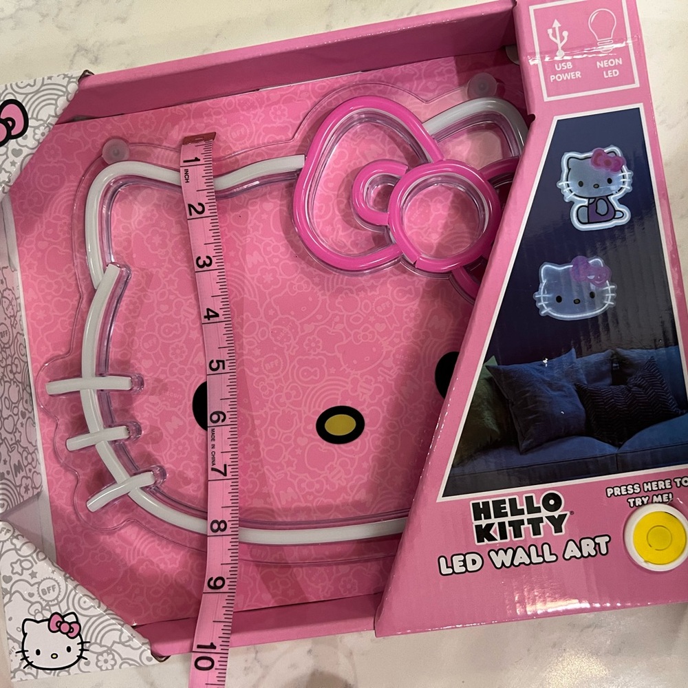 Hello Kitty Pink LED Wall Art - Picture 3 of 6